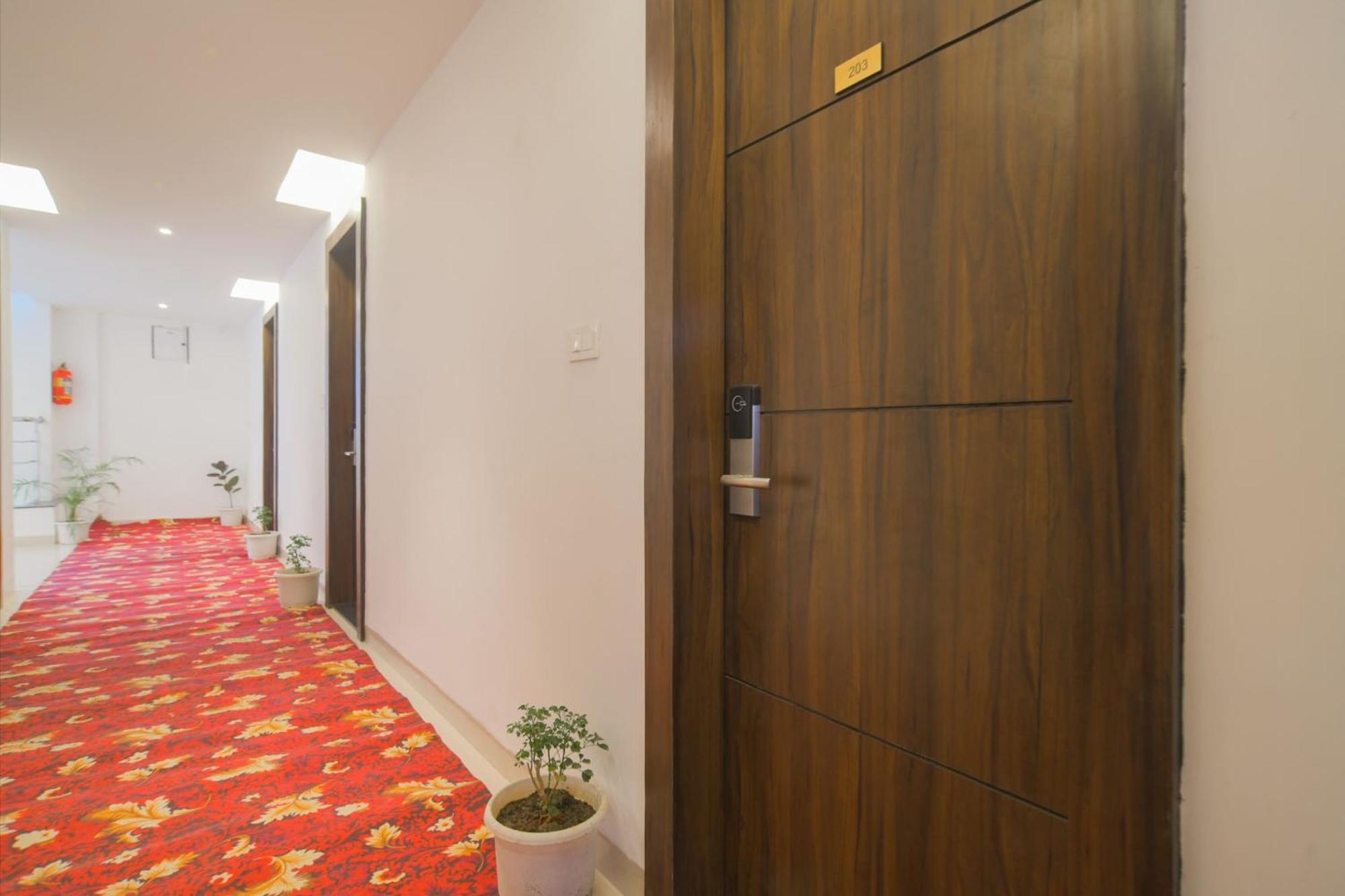Hotel O Rudraksh Indore Eksteriør billede